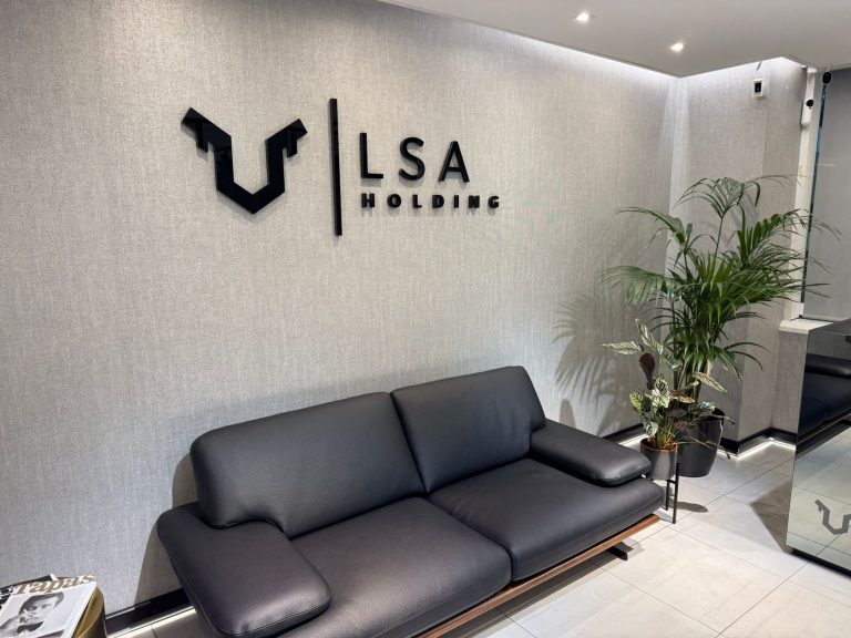 decoración-rotulo-interior-oficina-1-lsa-holding-madrid